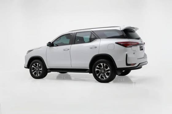 TOYOTA HILUX SW4