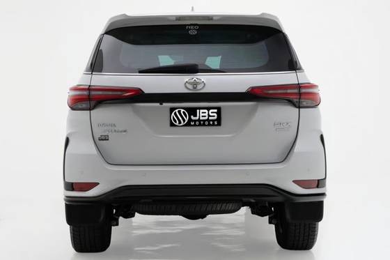 TOYOTA HILUX SW4