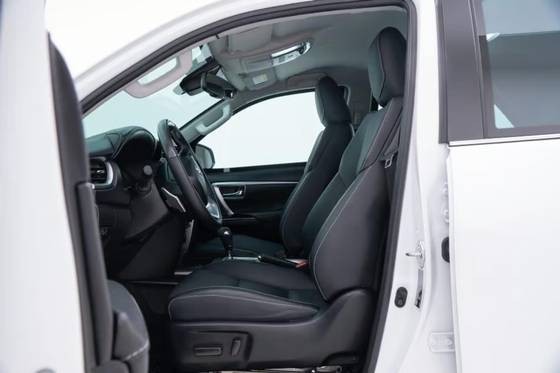 TOYOTA HILUX SW4