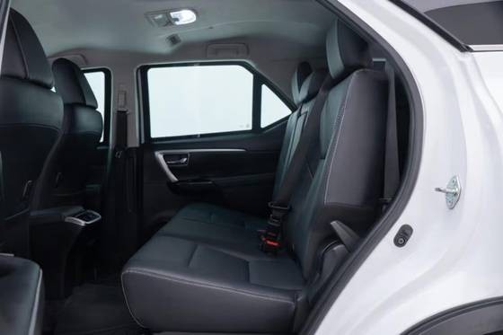 TOYOTA HILUX SW4