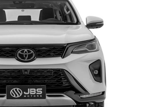 TOYOTA HILUX SW4