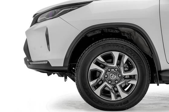TOYOTA HILUX SW4