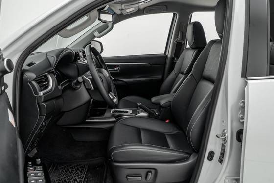 TOYOTA HILUX SW4