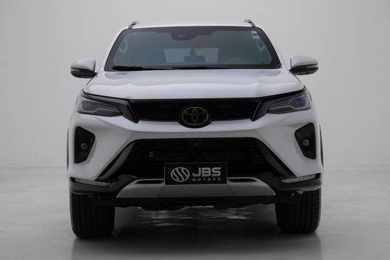 TOYOTA HILUX SW4