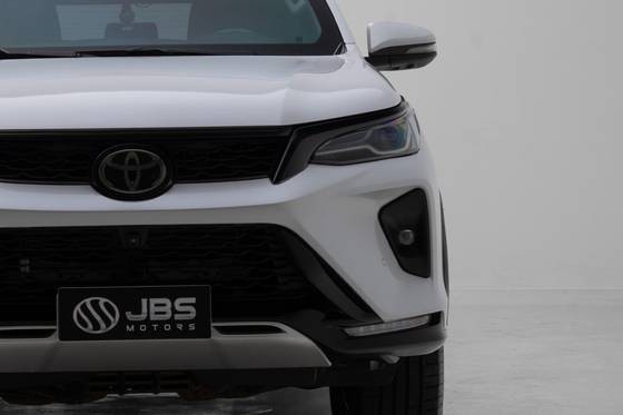 TOYOTA HILUX SW4