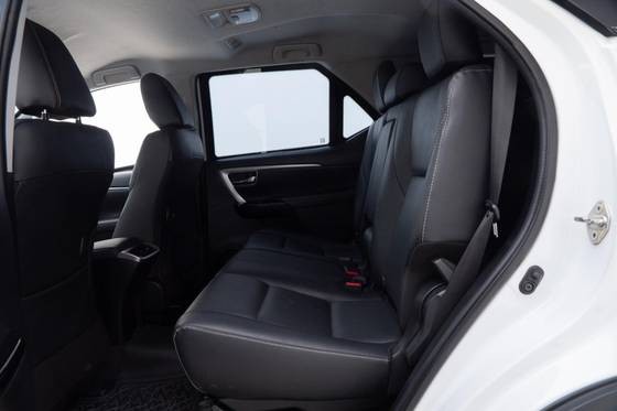 TOYOTA HILUX SW4