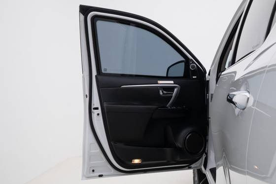TOYOTA HILUX SW4