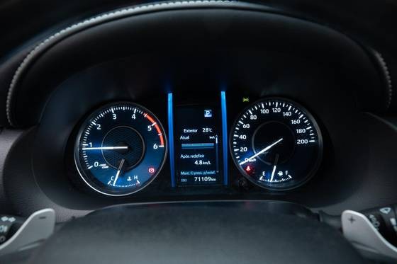 TOYOTA HILUX SW4