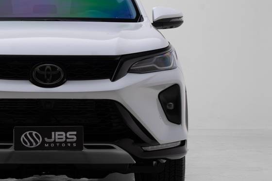 TOYOTA HILUX SW4