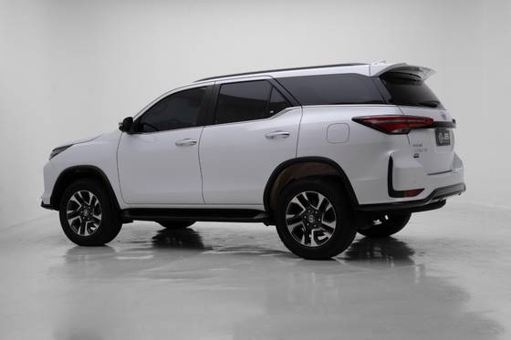 TOYOTA HILUX SW4