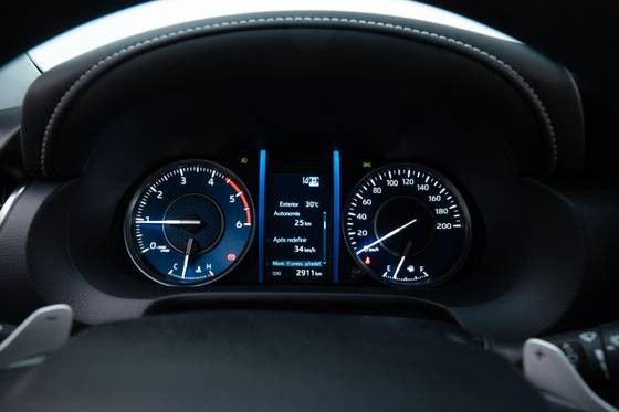 TOYOTA HILUX SW4