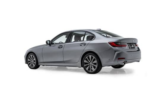 BMW 320i