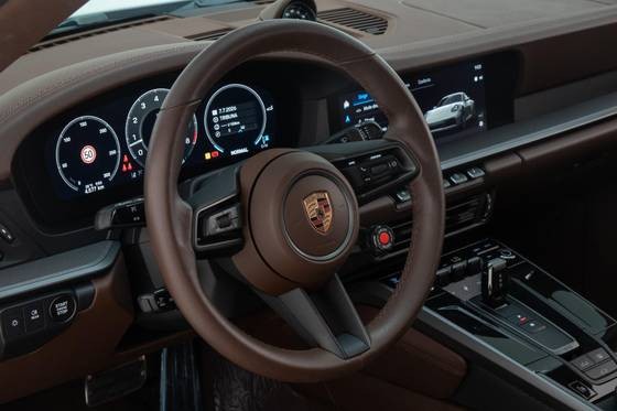 PORSCHE 911