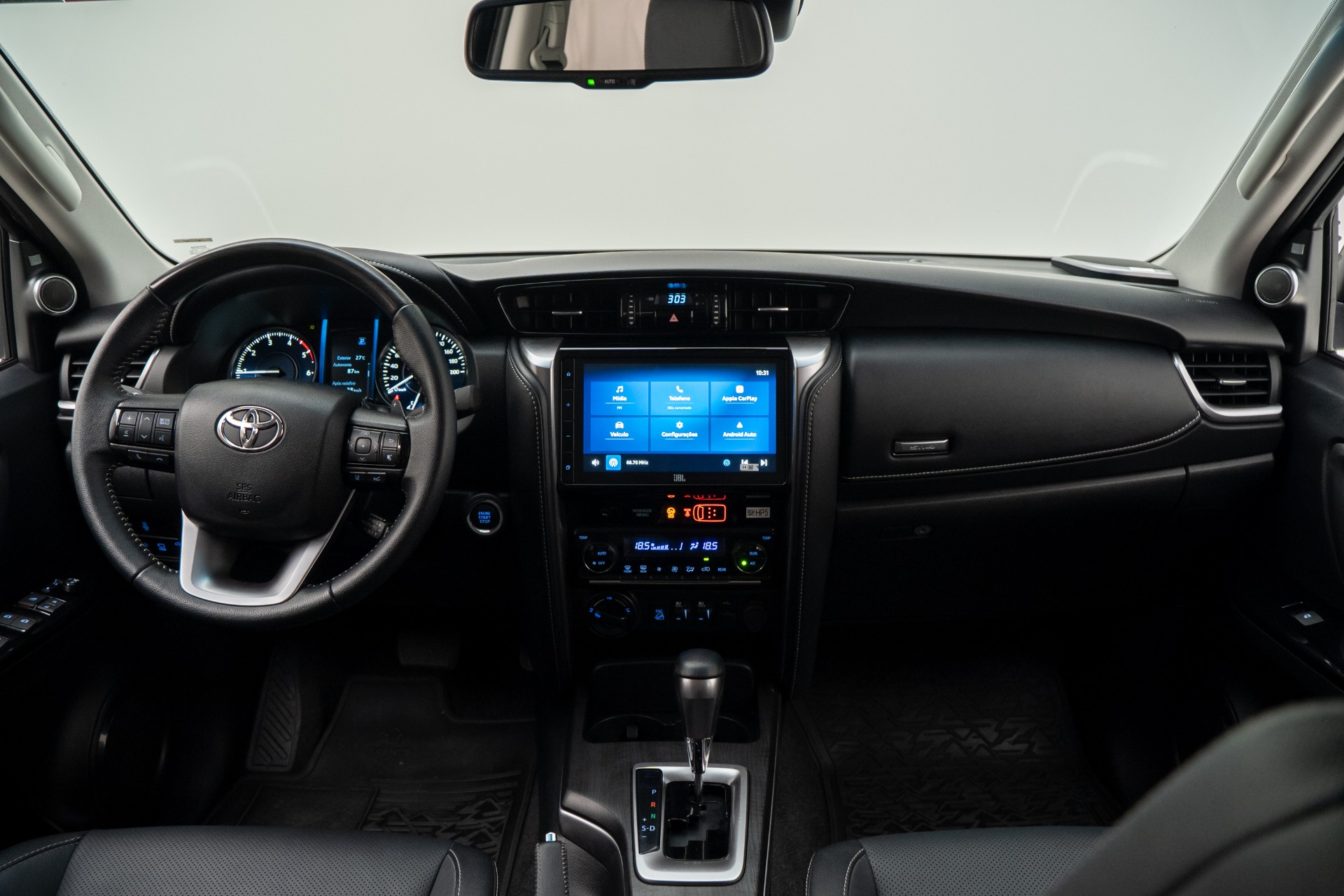 TOYOTA HILUX SW4