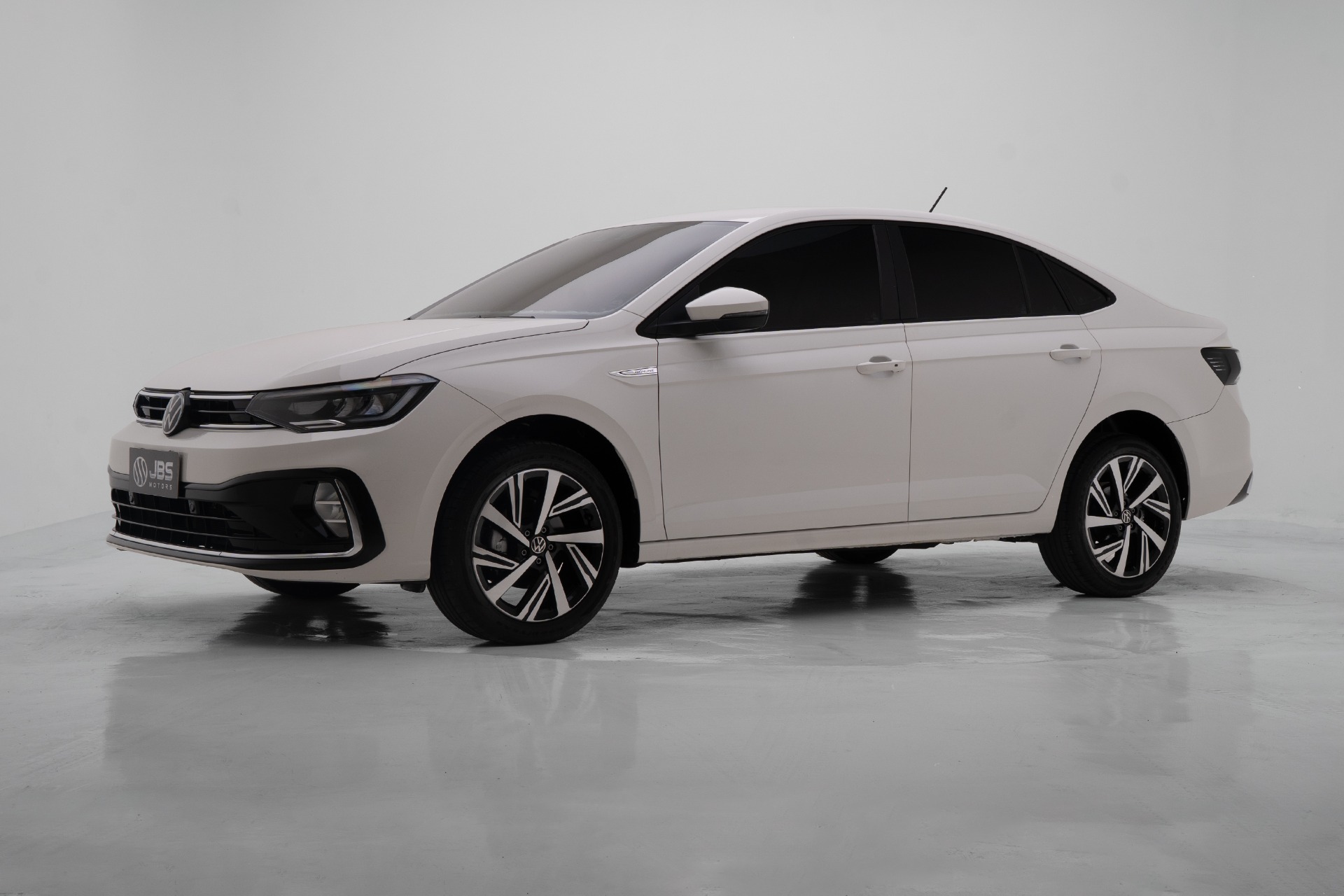 VOLKSWAGEN VIRTUS