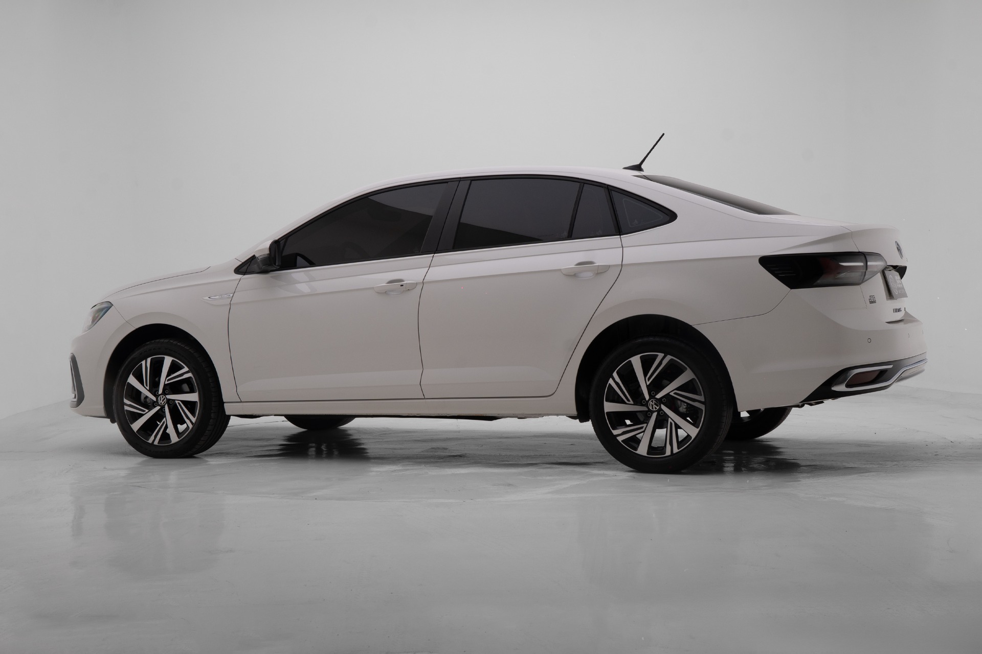 VOLKSWAGEN VIRTUS