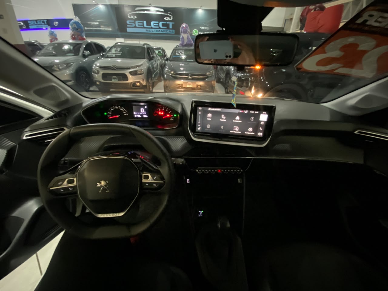 PEUGEOT 208