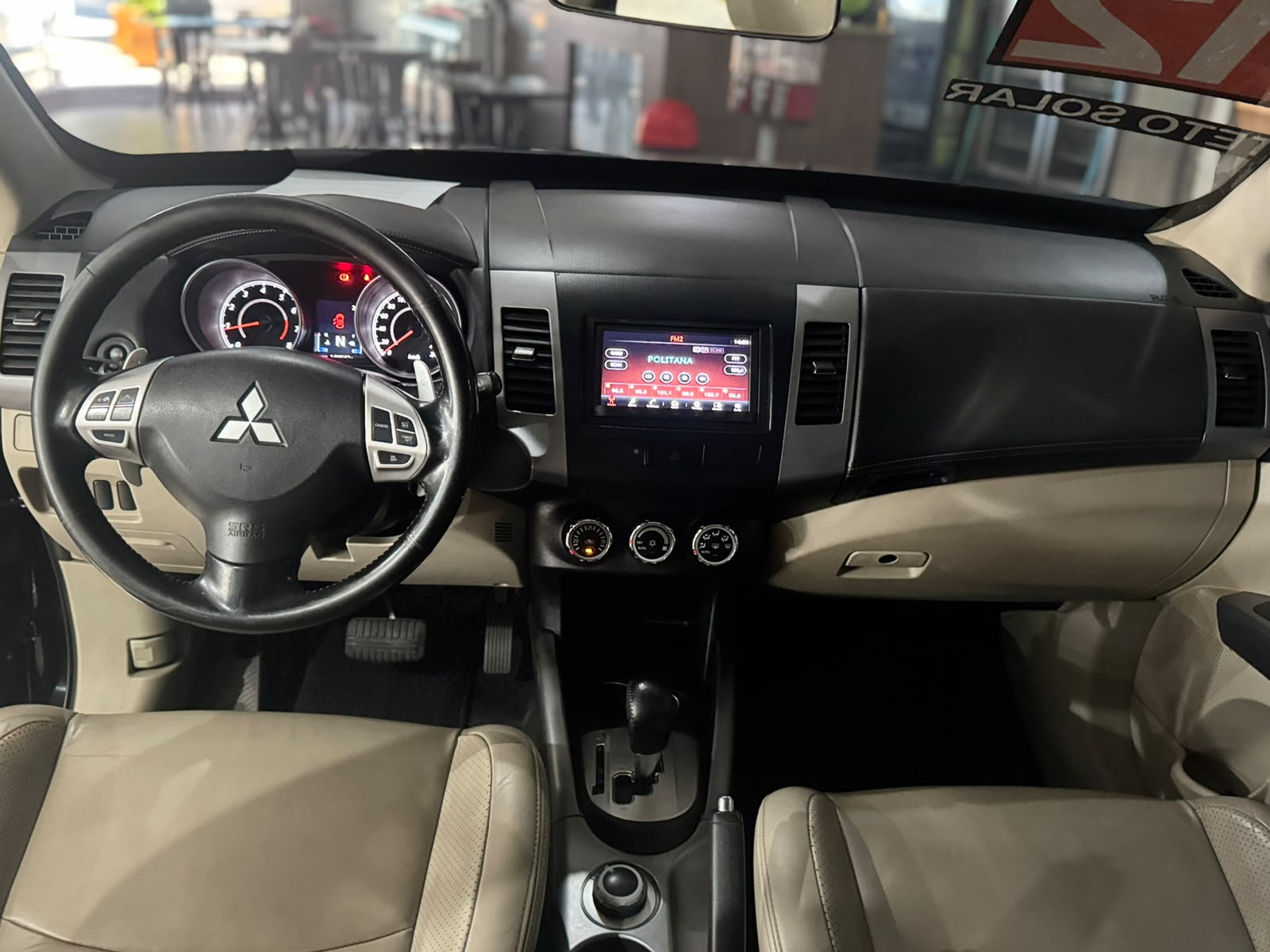 MITSUBISHI OUTLANDER