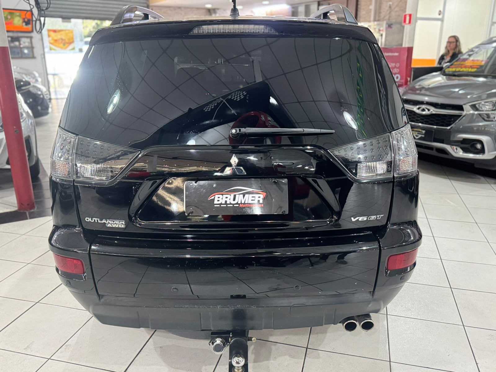 MITSUBISHI OUTLANDER