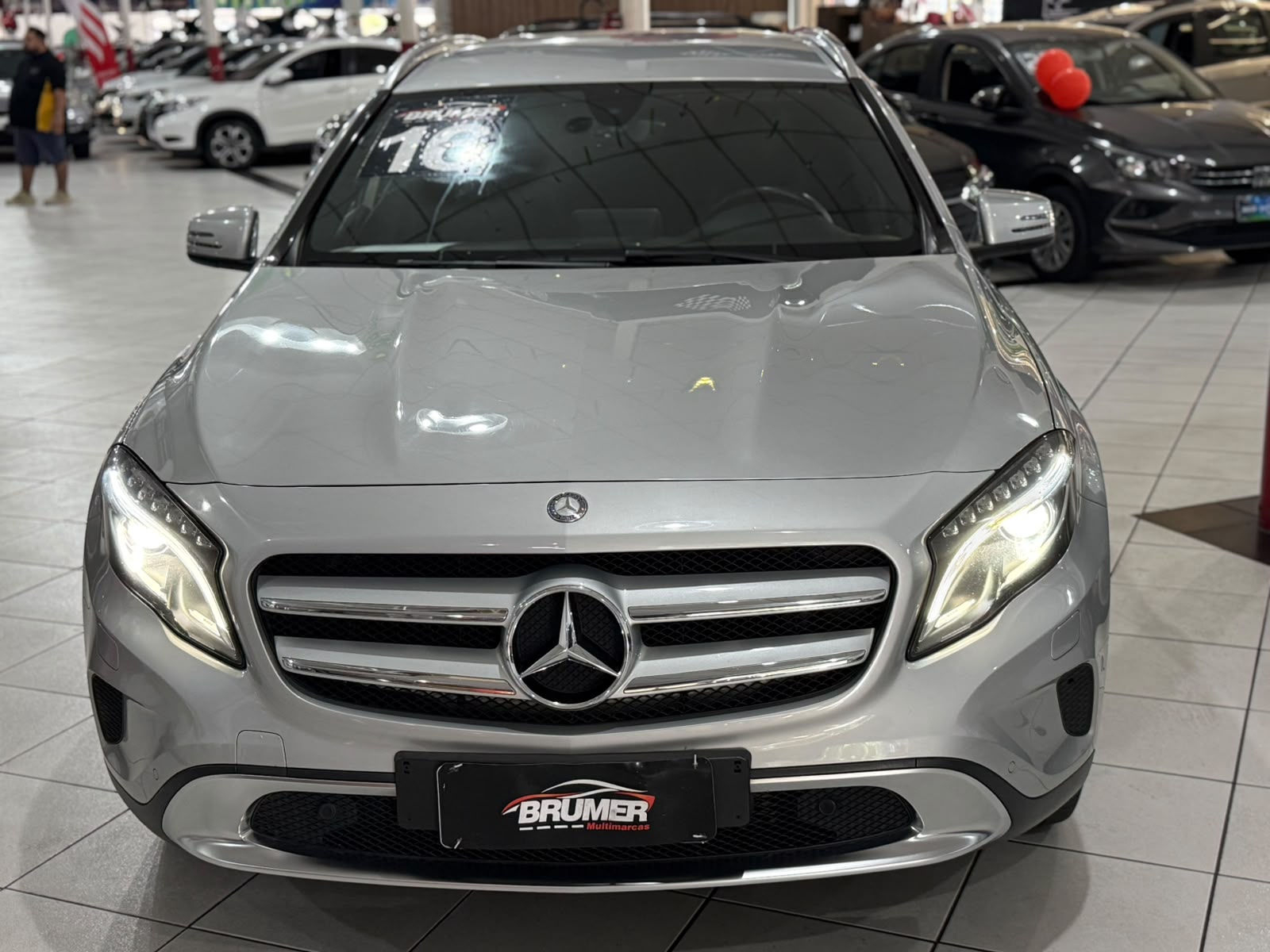 MERCEDES-BENZ GLA 200