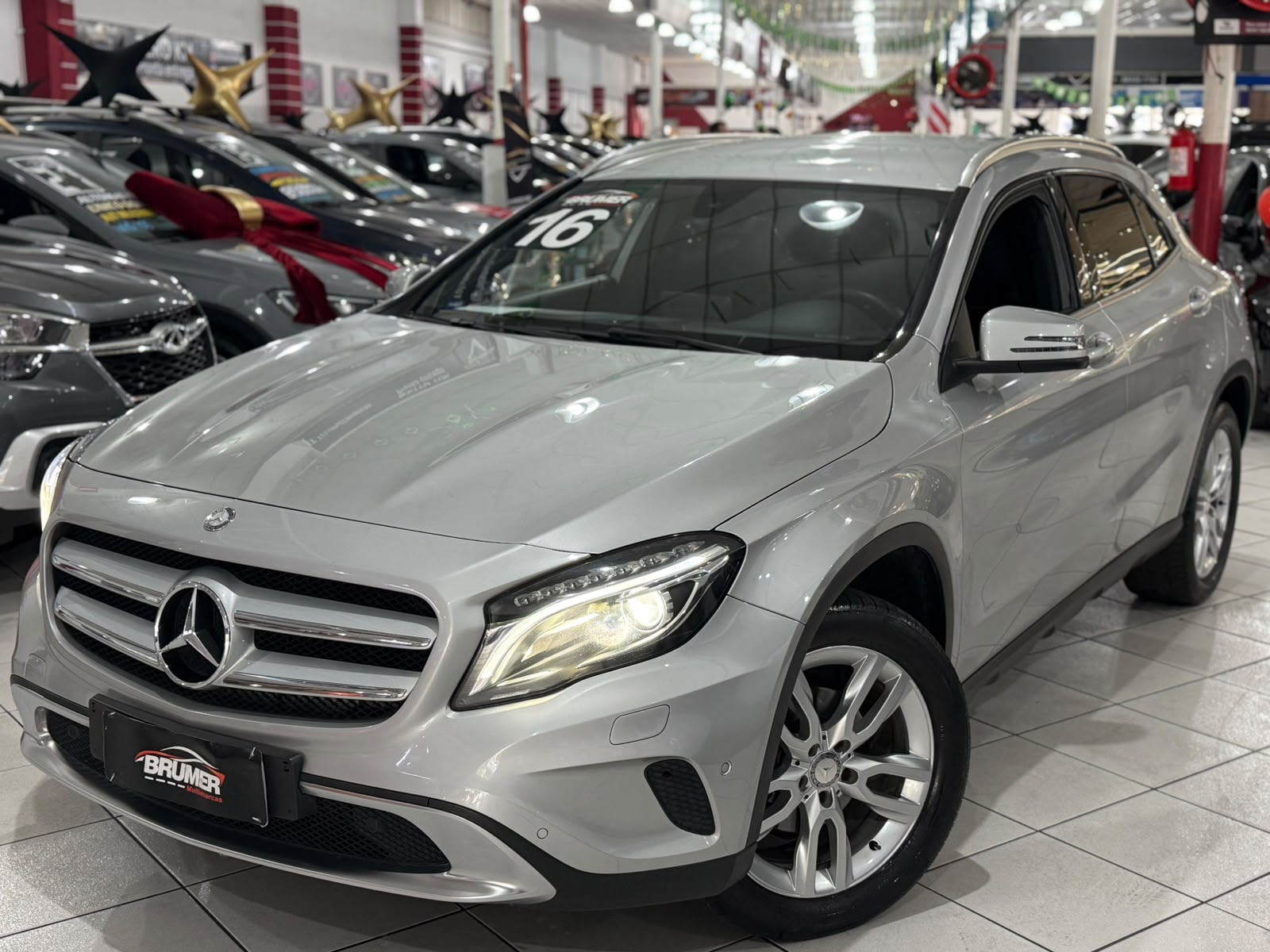 MERCEDES-BENZ GLA 200