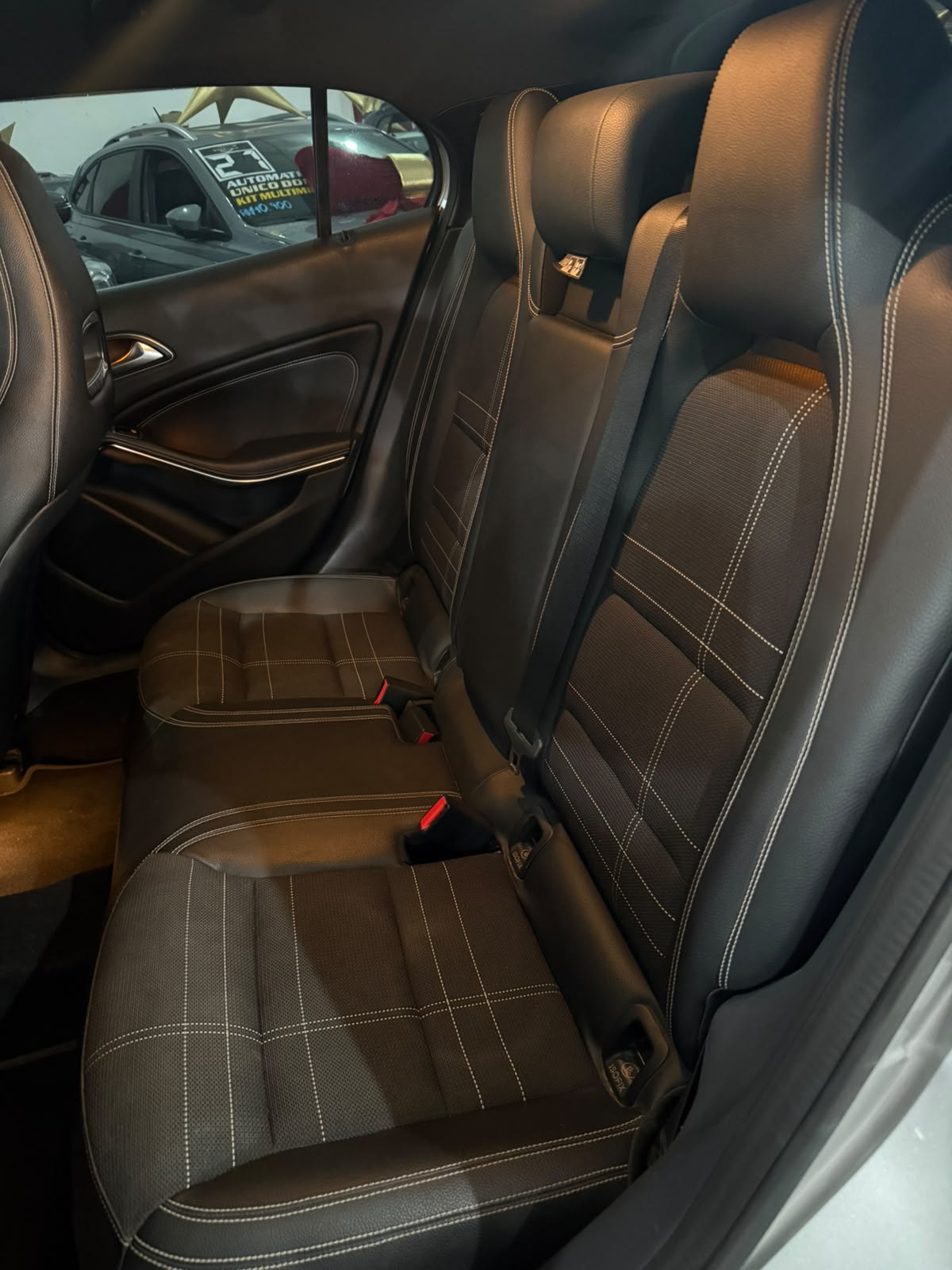 MERCEDES-BENZ GLA 200