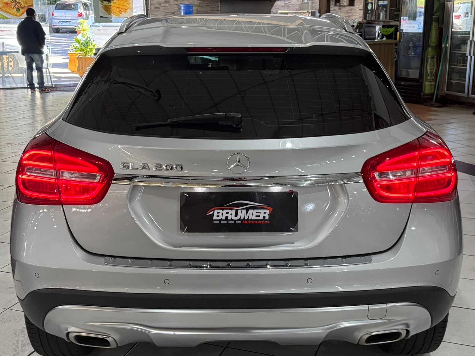 MERCEDES-BENZ GLA 200