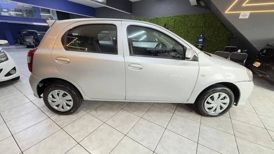 TOYOTA ETIOS