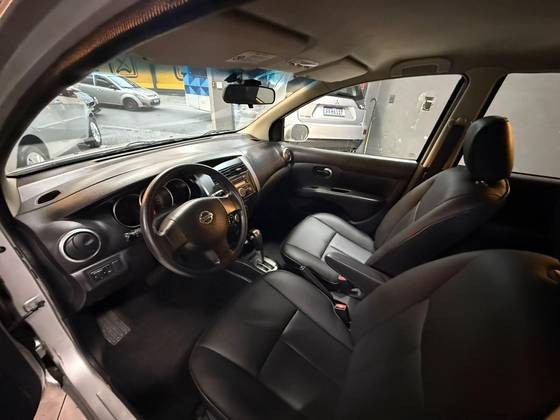 NISSAN LIVINA