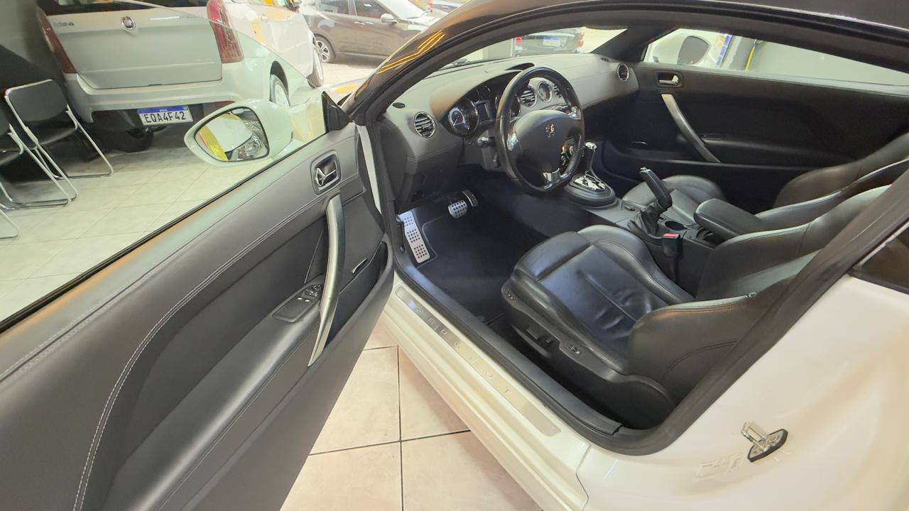 PEUGEOT RCZ