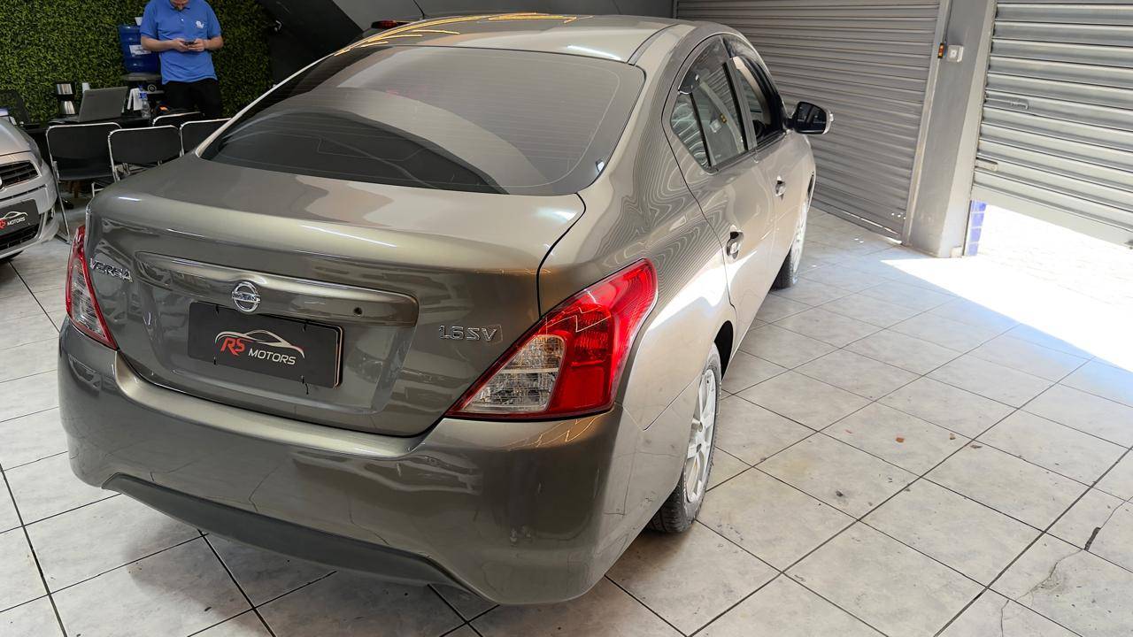 NISSAN VERSA