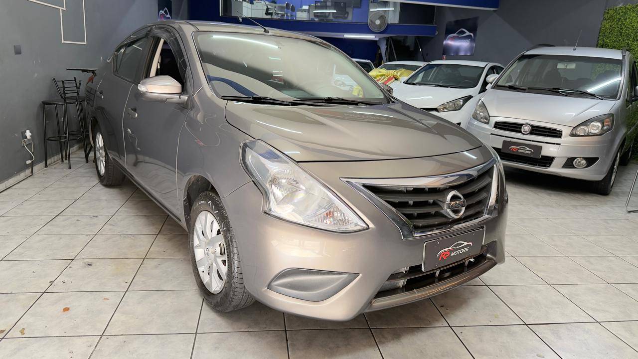 NISSAN VERSA