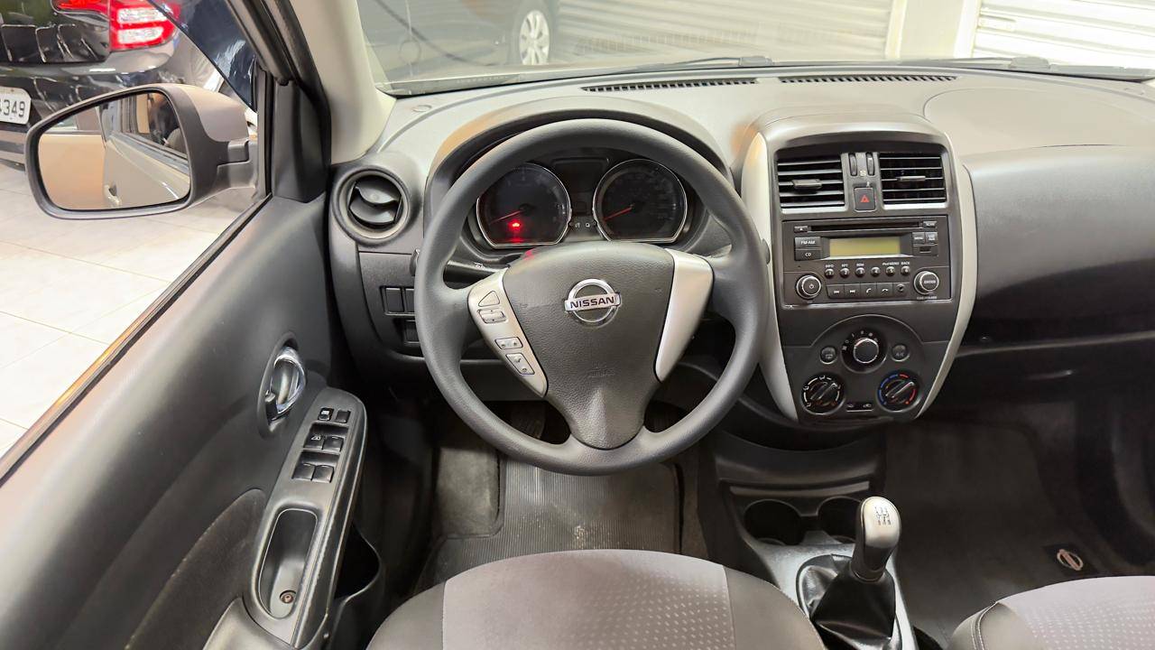 NISSAN VERSA