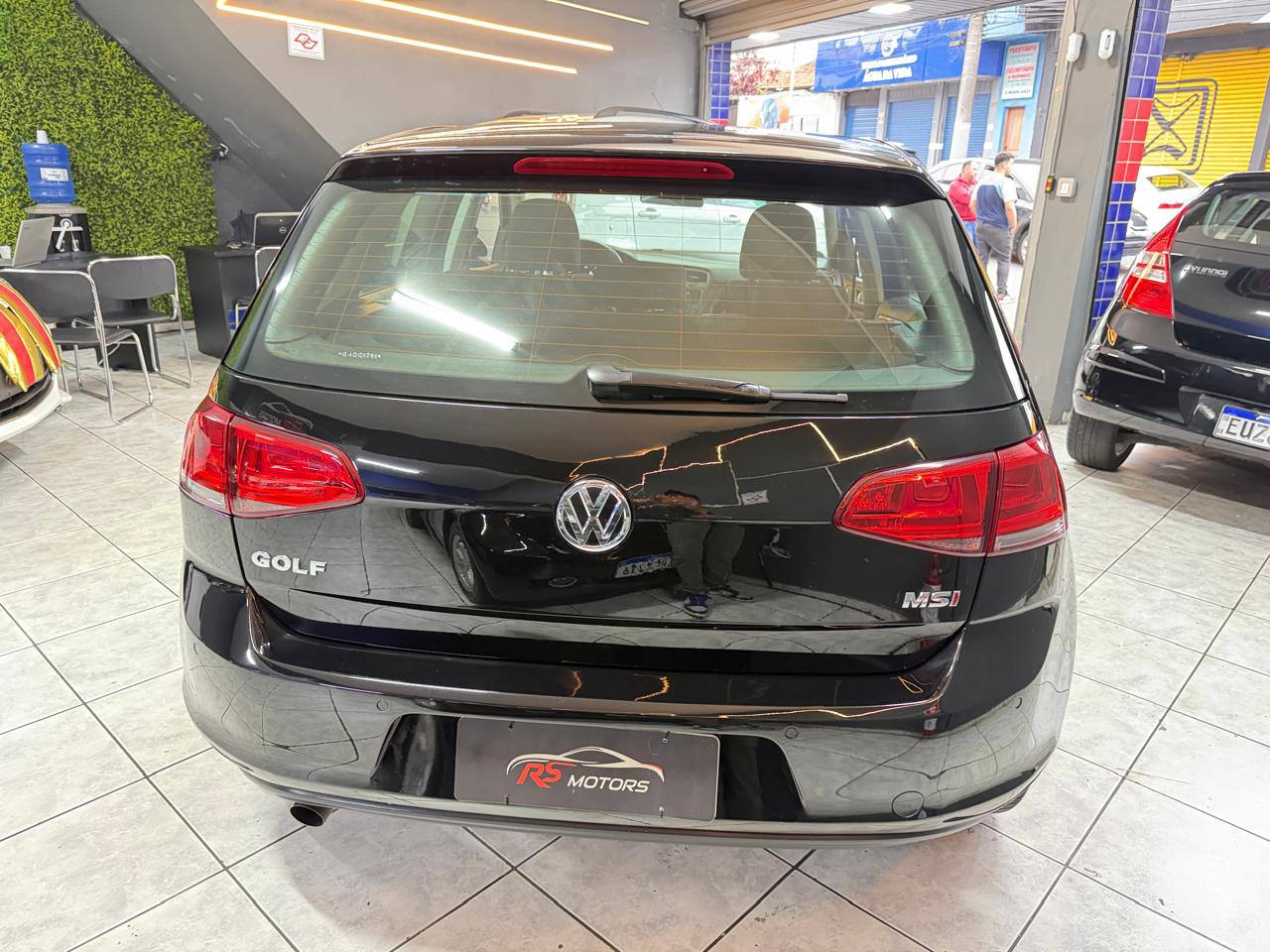 VOLKSWAGEN GOLF