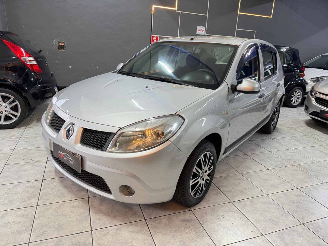 RENAULT SANDERO