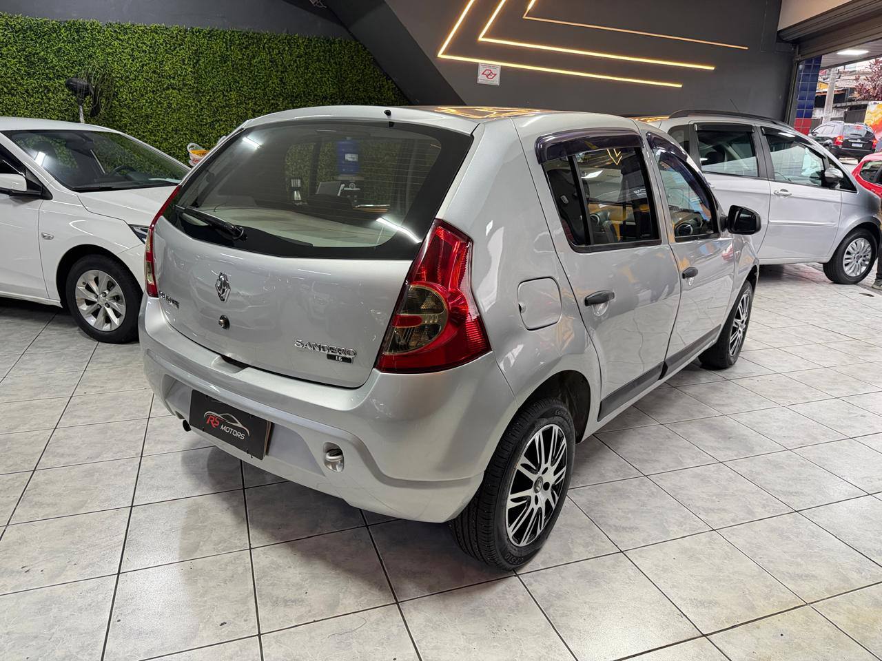 RENAULT SANDERO