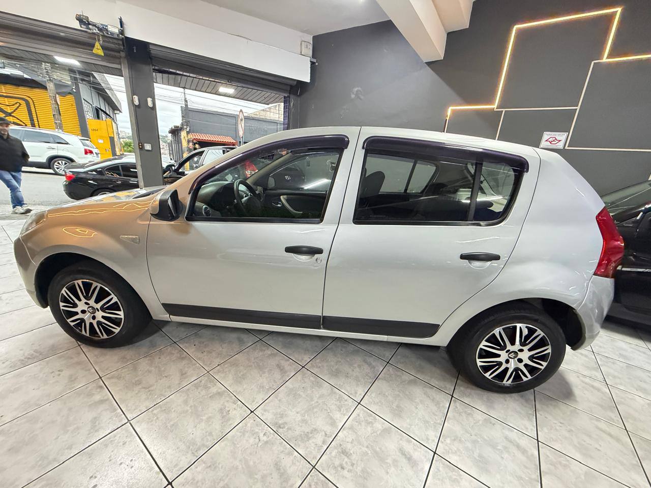 RENAULT SANDERO