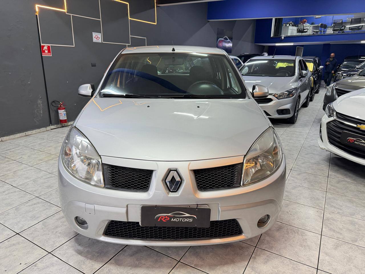 RENAULT SANDERO