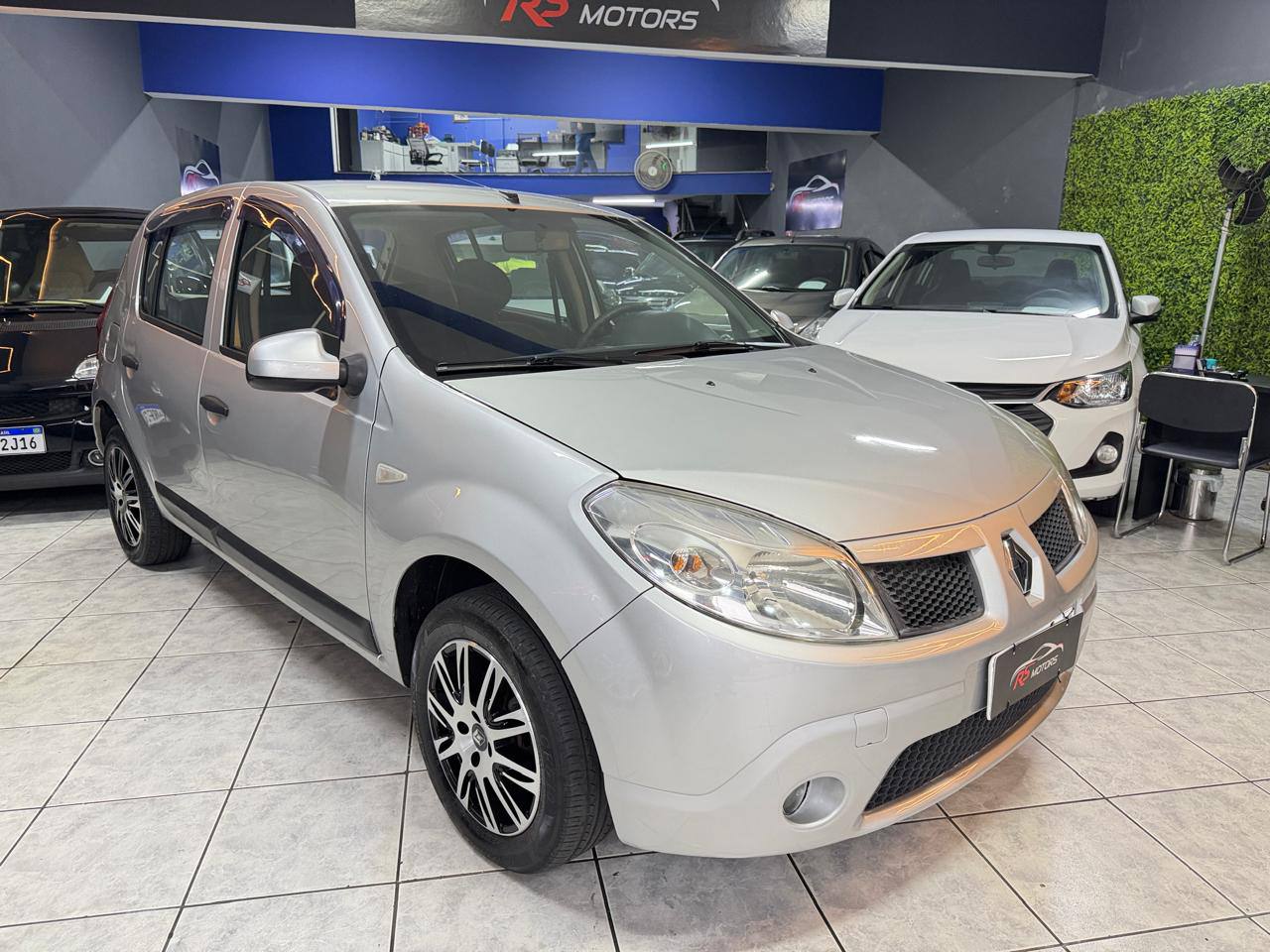 RENAULT SANDERO