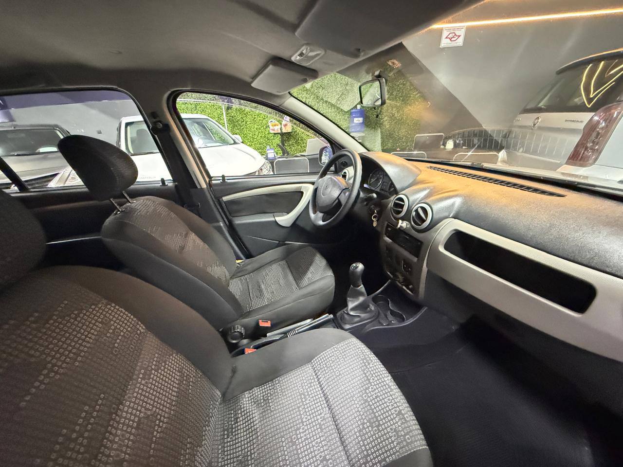 RENAULT SANDERO