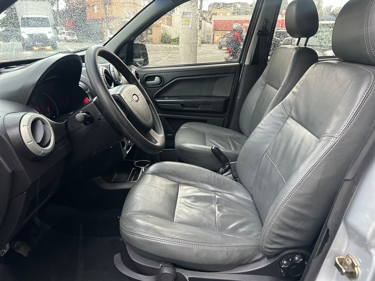 Car Image 9