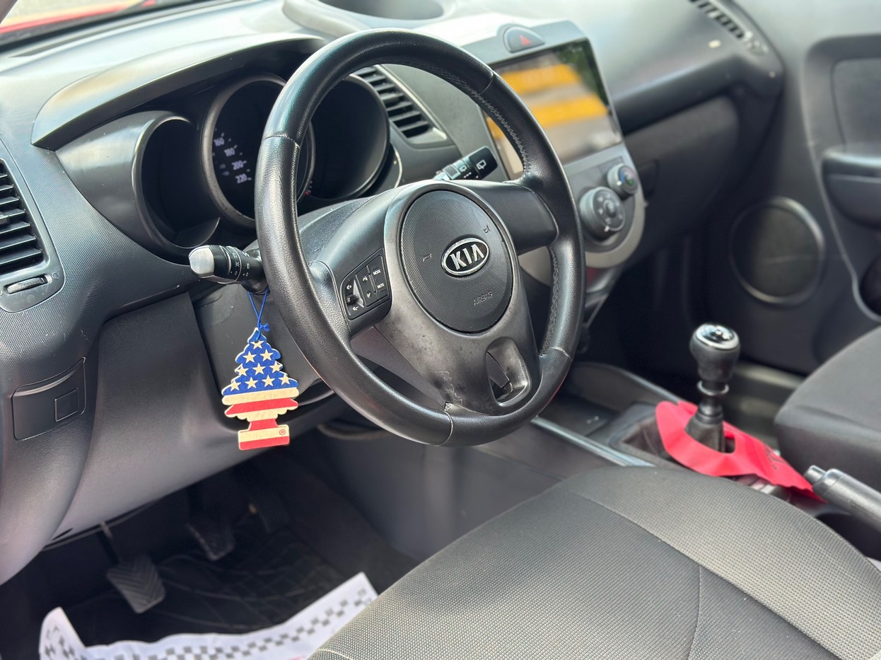 Car Image 9