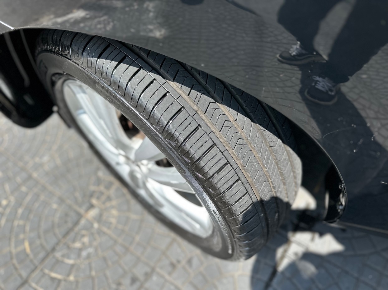 Car Image 9