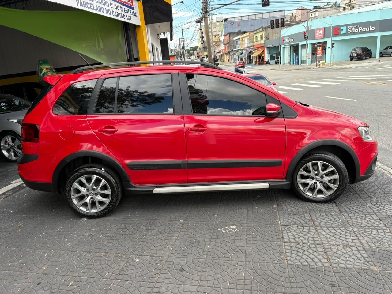 VOLKSWAGEN SPACE CROSS