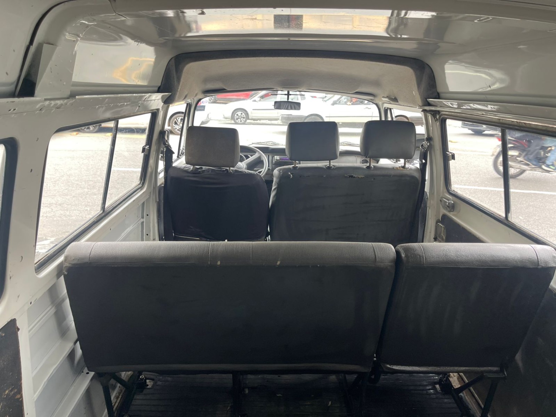 VOLKSWAGEN KOMBI