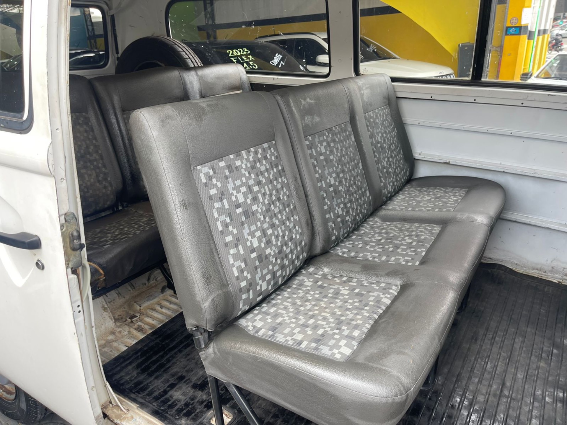 VOLKSWAGEN KOMBI