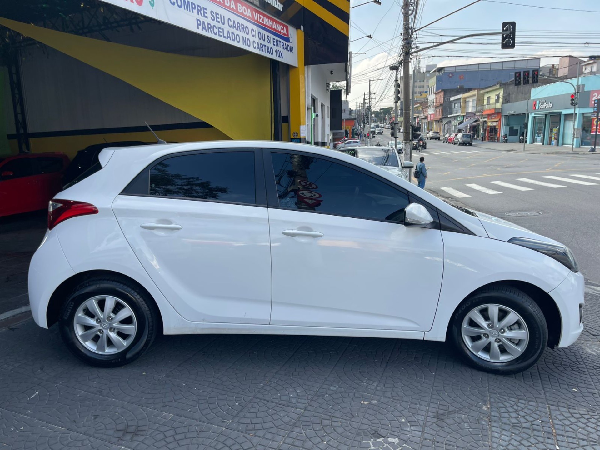 HYUNDAI HB20