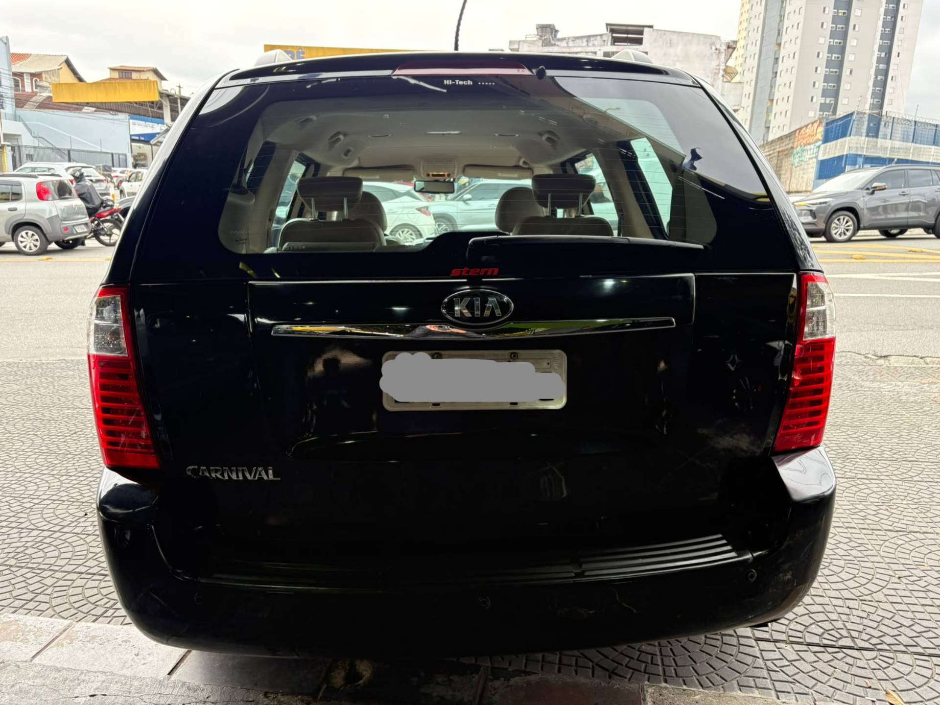 KIA CARNIVAL