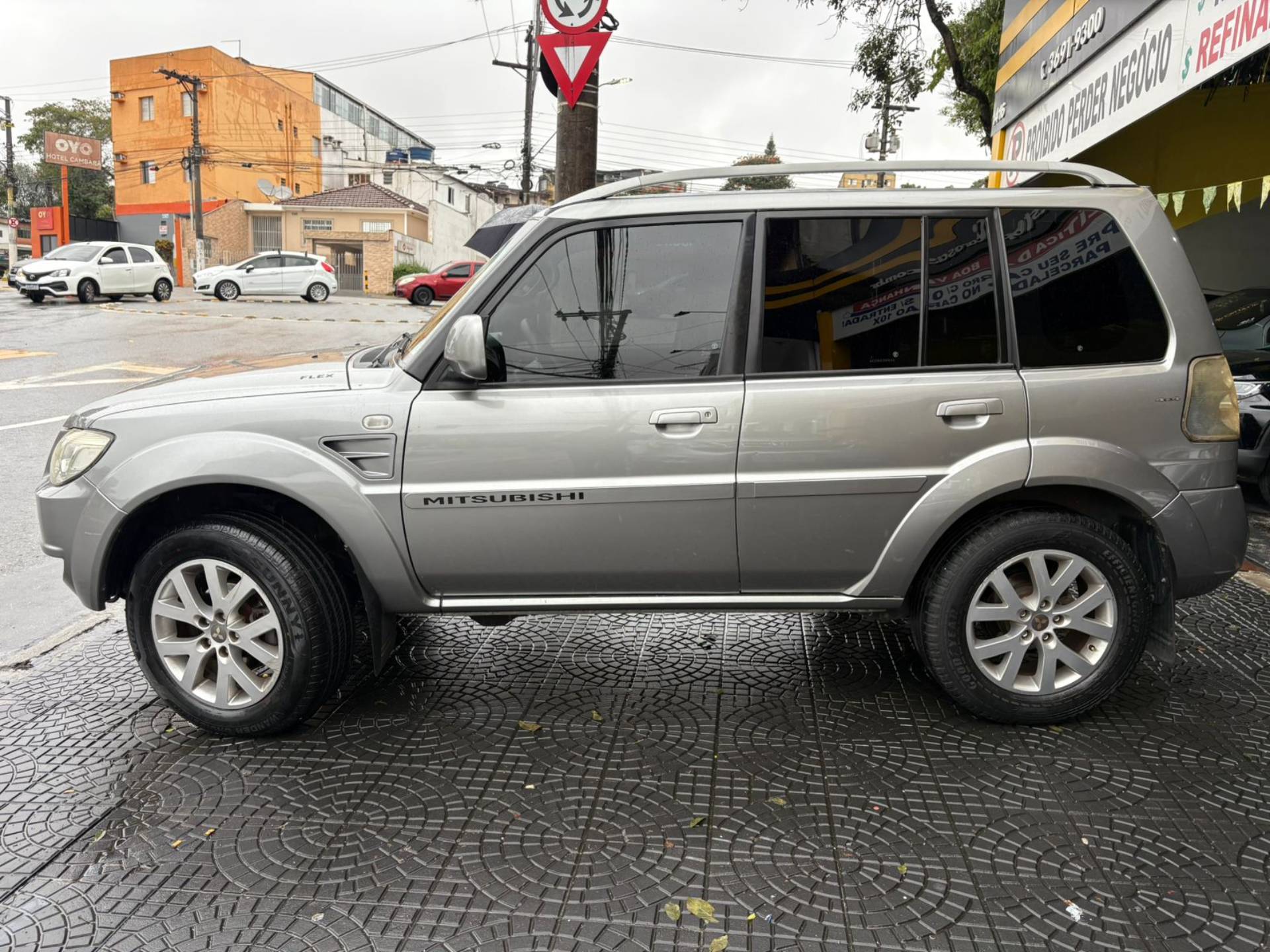 MITSUBISHI PAJERO TR4