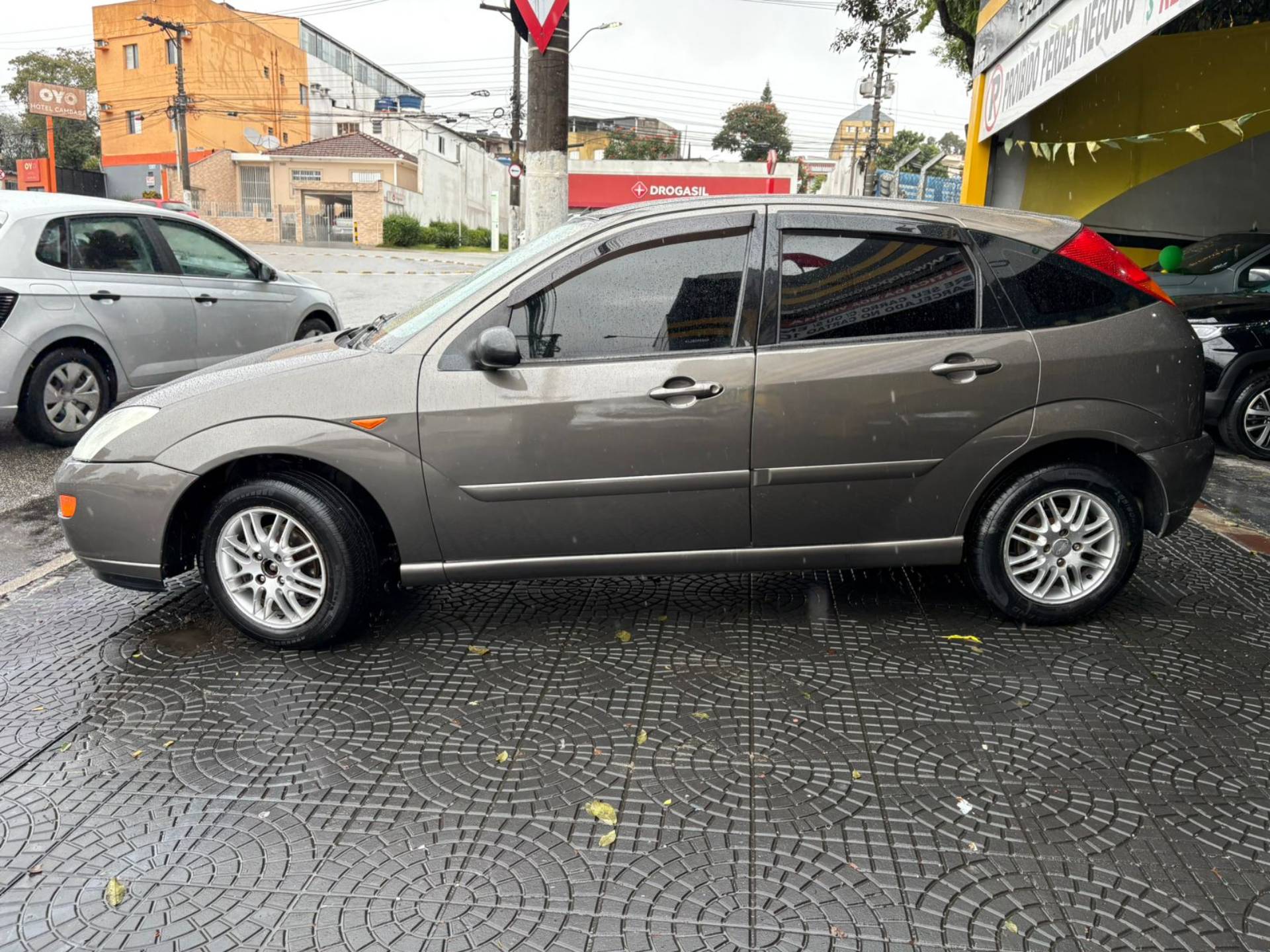 FORD FOCUS